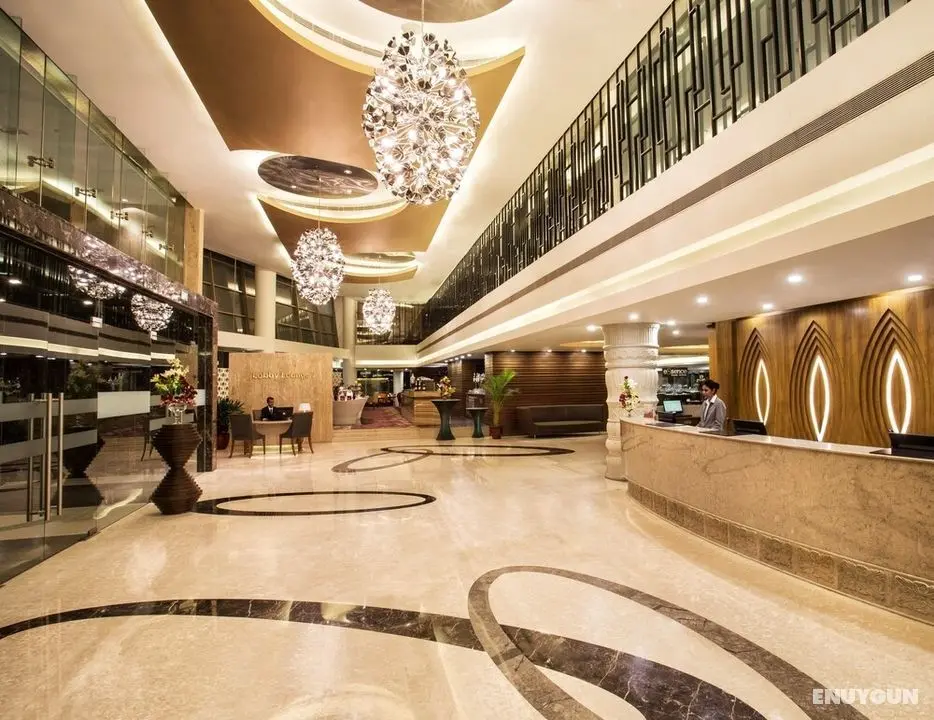 Crowne Plaza Ahmedabad City Centre, an IHG Hotel - Lobi