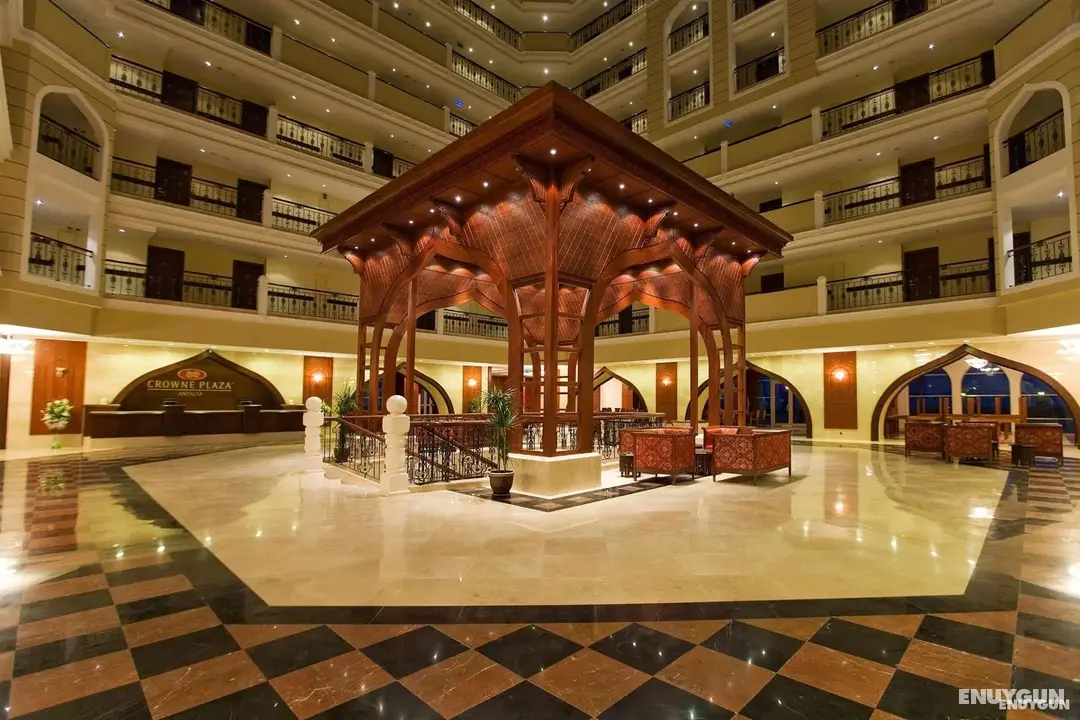 Crowne Plaza Antalya - Lobi