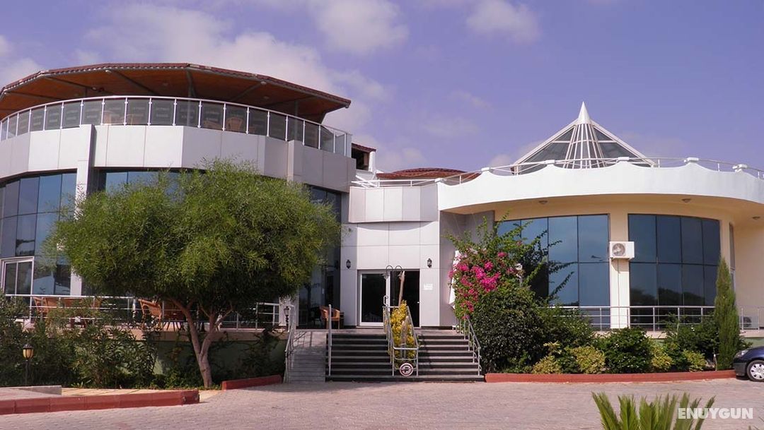 Crystal Rocks Holiday Resort