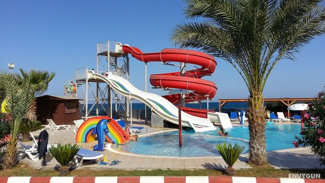 Crystal Rocks Holiday Resort - Havuz
