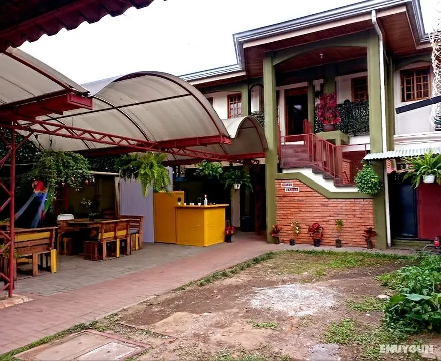 D Urbano Eco Hostel - Dış Mekan