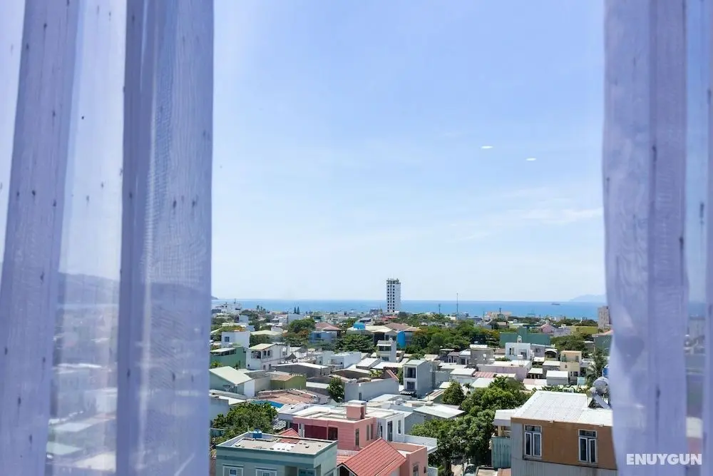 Da Nang Sunrise Sea Hotel & Apartment - Oda Manzaraları
