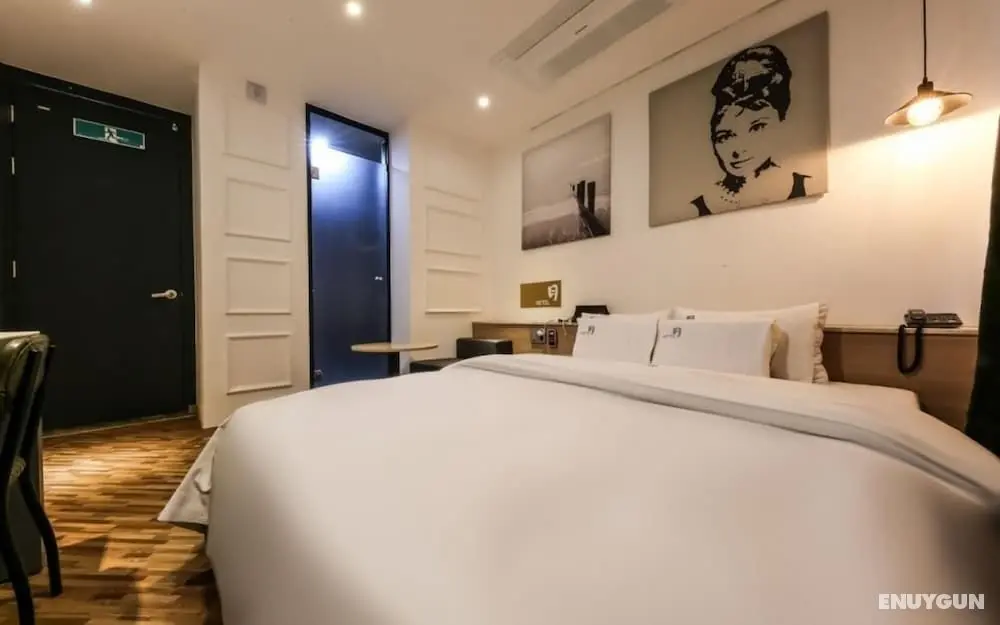 Daejeon Sintanjin Hotel Wol - Oda