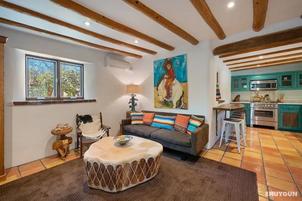 Dancing Hare - Colorful and Inviting Tesuque Home Right Next to Bishop`s Lodge - Öne Çıkan Resim