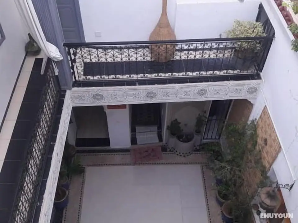 Dar Boutouil - Dış Mekanlar