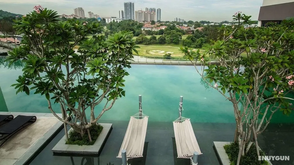 Dashing 1BR Next To Surian MRT 31 - Havuz