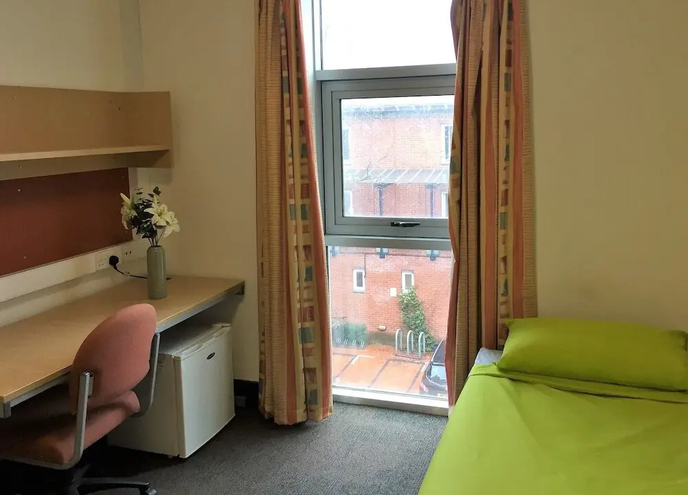 Davies Court - Öne Çıkan Resim