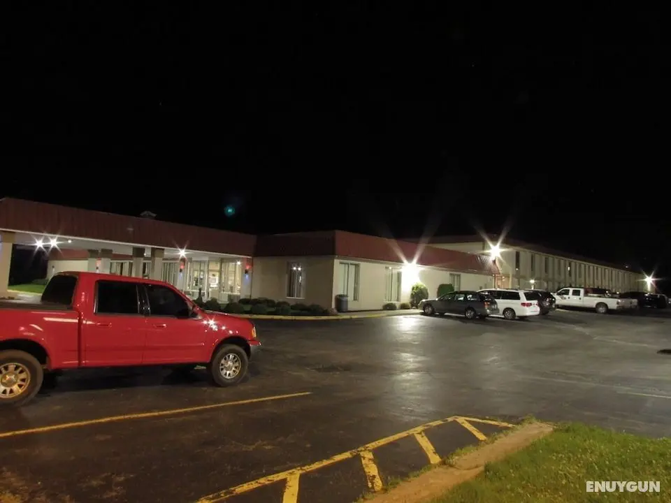Days Inn & Suites by Wyndham Springfield OH - Dış Mekan