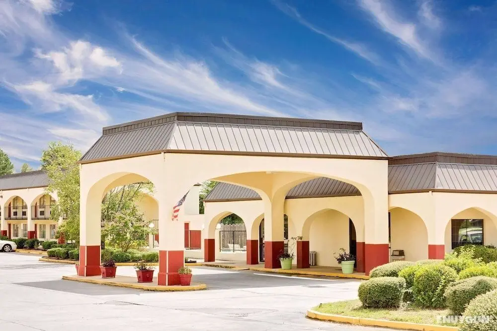 Days Inn & Suites by Wyndham Starkville - Öne Çıkan Resim