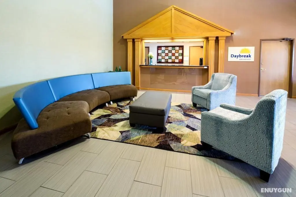 Days Inn & Suites by Wyndham Wichita - Genel