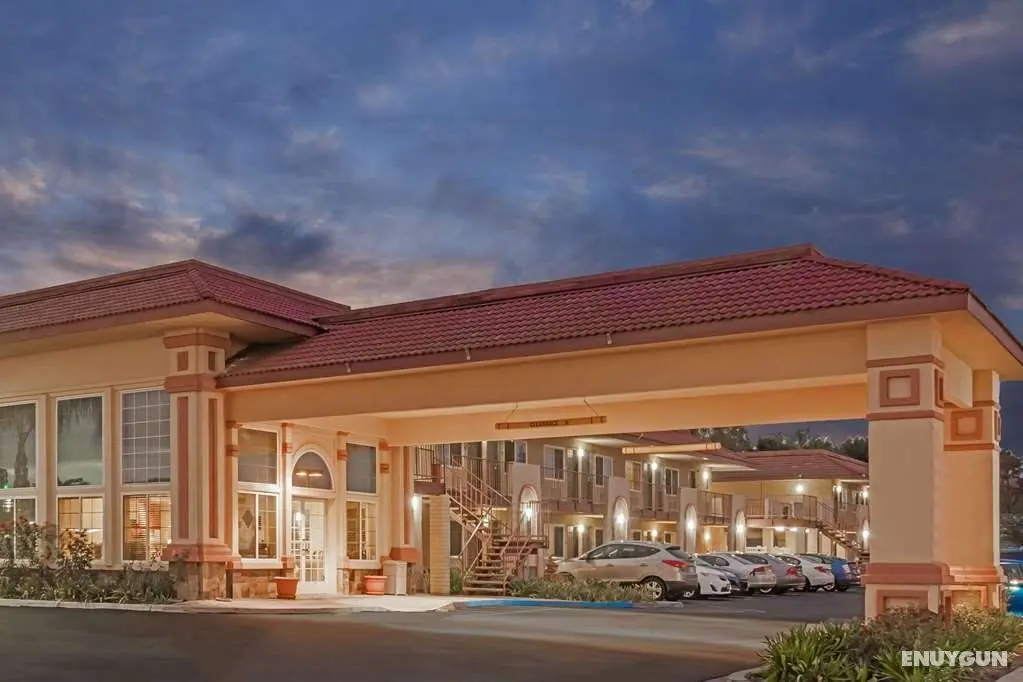 Days Inn by Wyndham Anaheim Near Convention Center - Genel