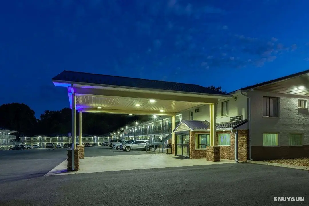 Days Inn by Wyndham Charles Town - Dış Mekan