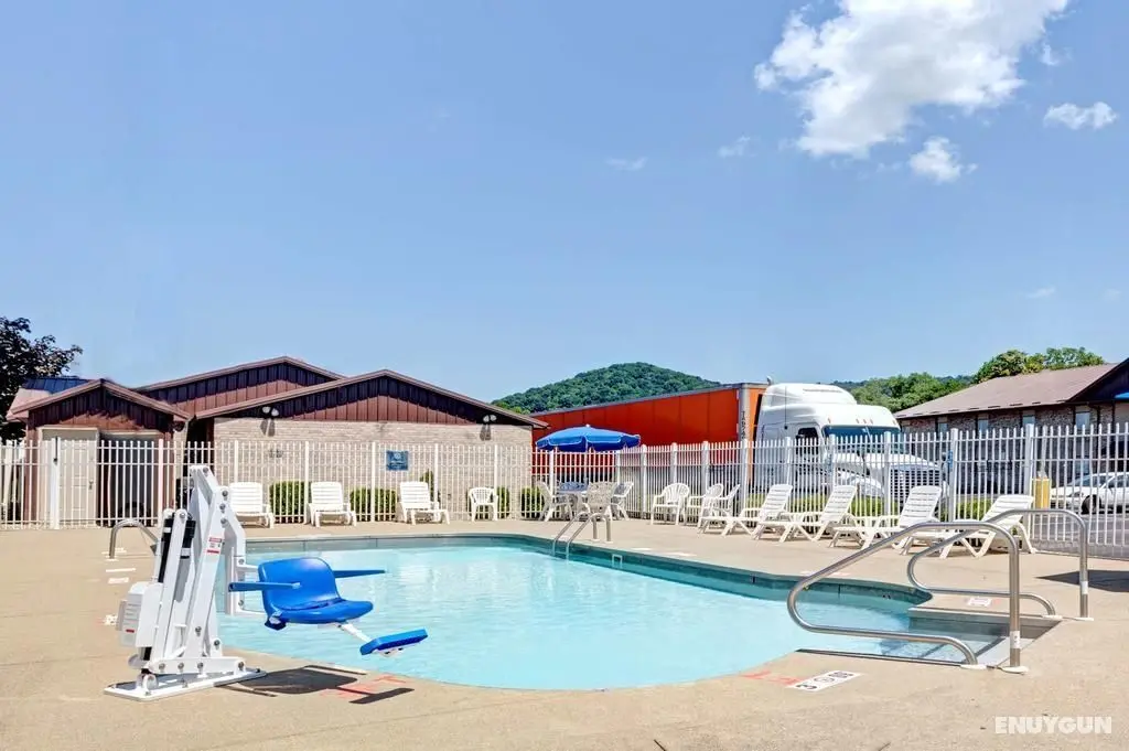 Days Inn by Wyndham Charleston East - Genel
