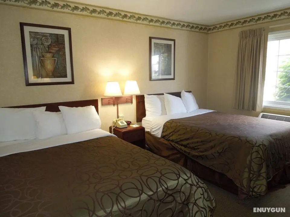 Days Inn by Wyndham Cleveland Lakewood - Genel