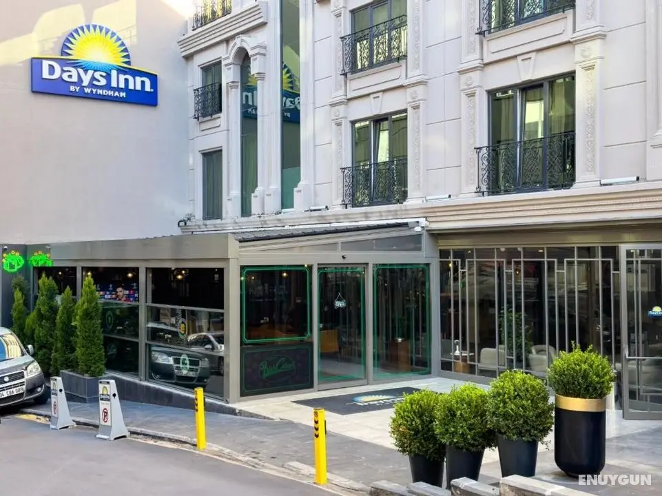 Days Inn By Wyndham İstanbul Bomonti - Manzara / Peyzaj