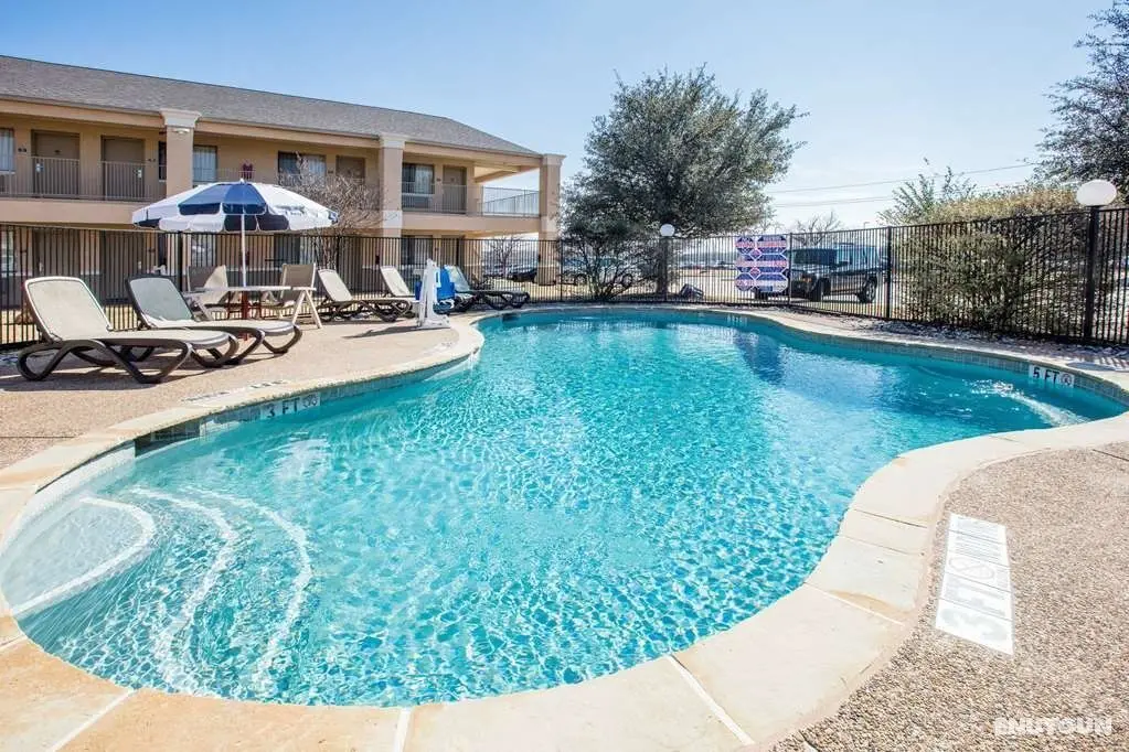 Days Inn by Wyndham McKinney - Genel