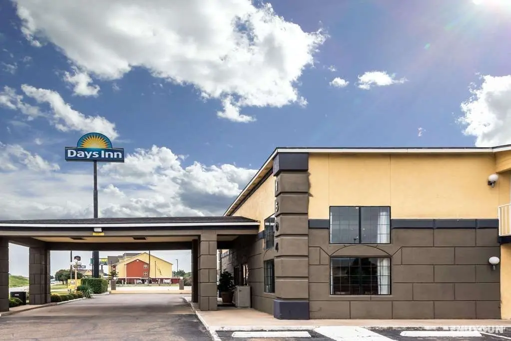 Days Inn by Wyndham Waco - Genel