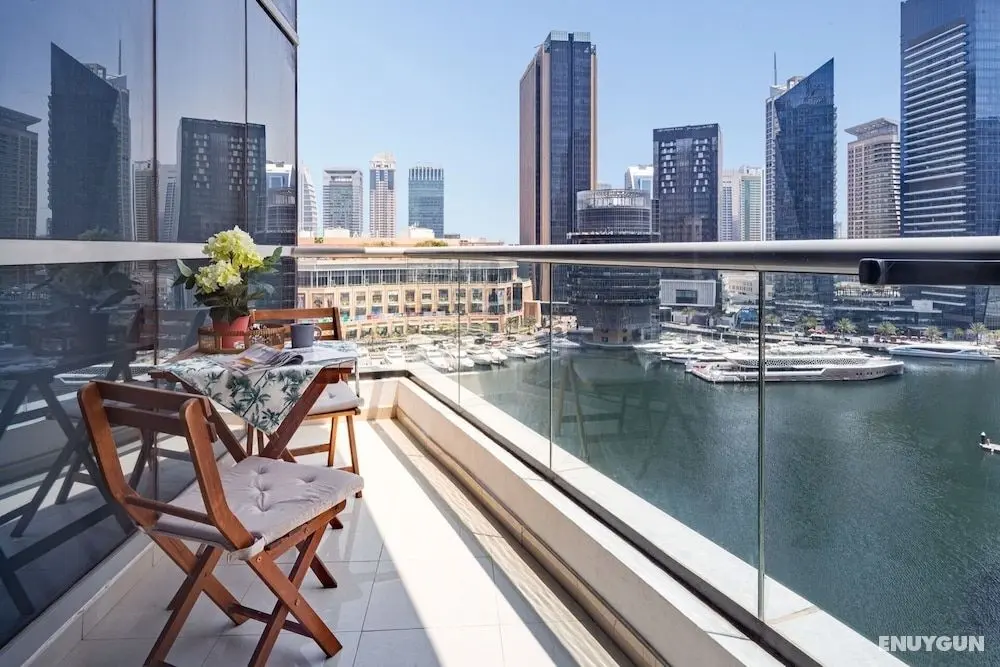 Dazzling & Artistic Studio Apartment In Dubai Marina - Öne Çıkan Resim