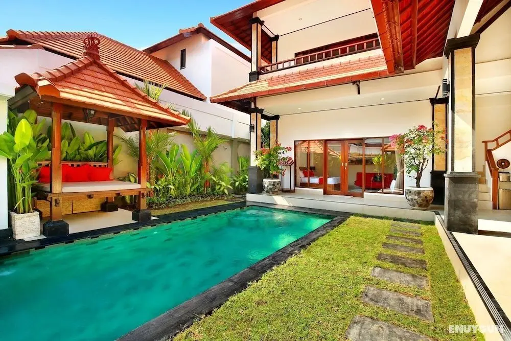 Villa De Liza Seminyak Beachside - Havuz