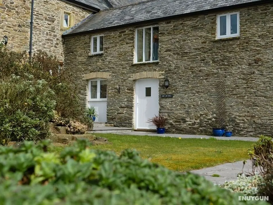 Degembris Cottages - Dış Mekan