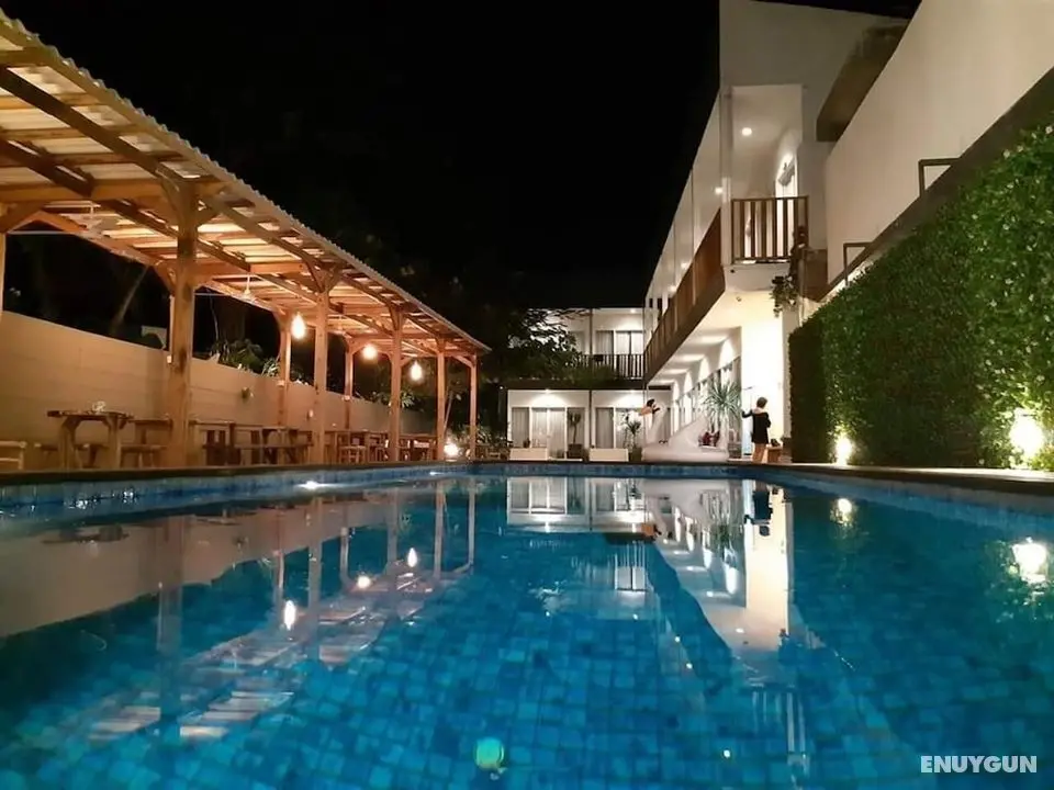 Dejavu Hotel - Havuz