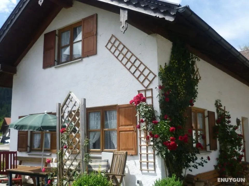 Delightful Holiday Home in Unterammergau With Terrace - Öne Çıkan Resim