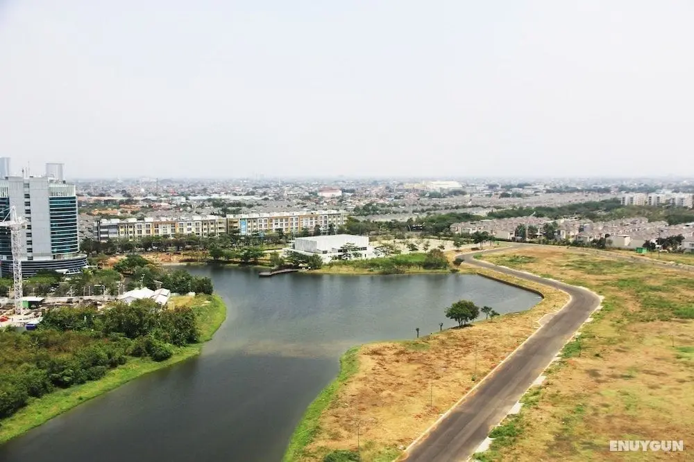 Deluxe and Comfortable The Springlake Summarecon Apartment - Oda Manzaraları