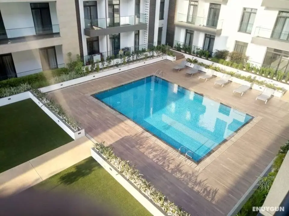 Deluxe Embassy Gardens - Havuz