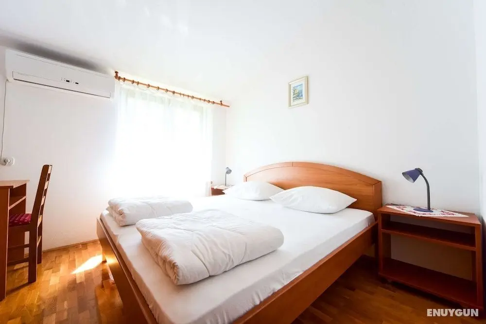 Deluxe Two-bedroom Apartment With a Jacuzzi Large Terrace With Garden - Öne Çıkan Resim