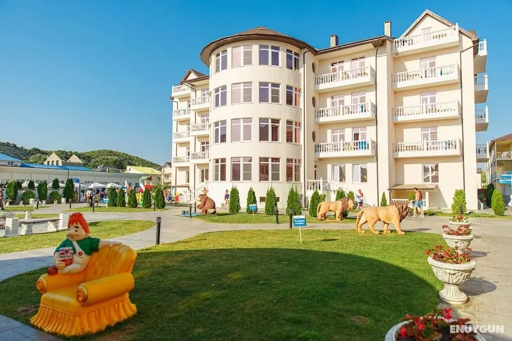 Democratia Ultra All Inclusive - Öne Çıkan Resim