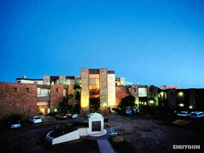 Desert Cave Hotel - Genel