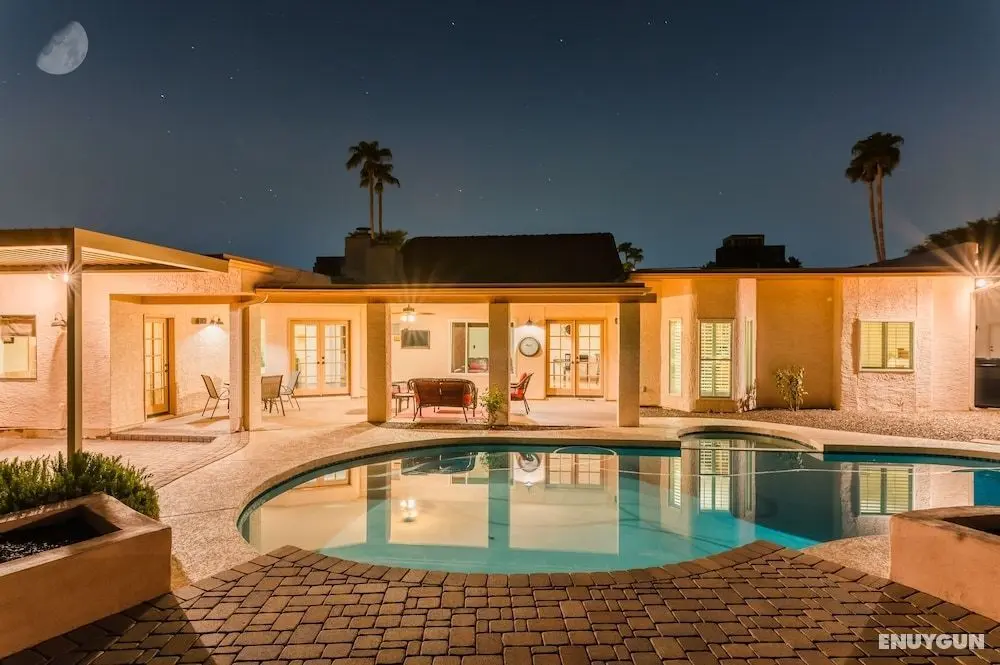 Desert Ridge by Avantstay Spacious Oasis w/ Pool & Hot Tub - Öne Çıkan Resim