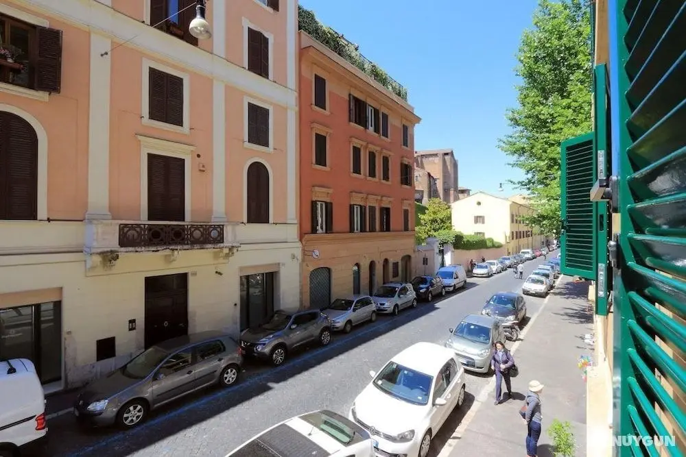 Design Flat for 4 near Colosseum - Dış Mekan