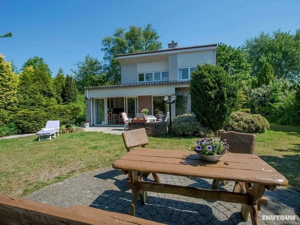 Detached Bungalow for 7 Pers. in Kamperland Within Walking Distance of the sea - Dış Mekan