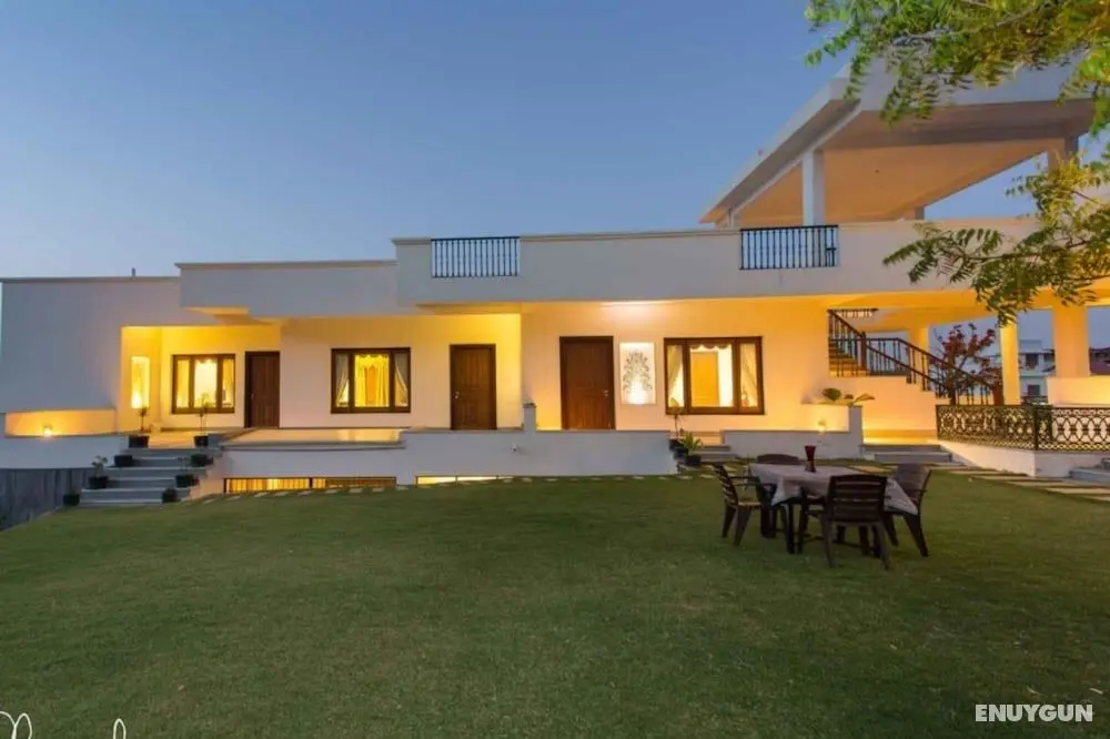 Devraj Villa-A Luxury Homestay with Pool - Dış Mekan