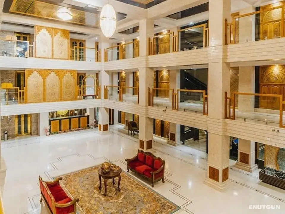 Hotel The Dewan - Lobi