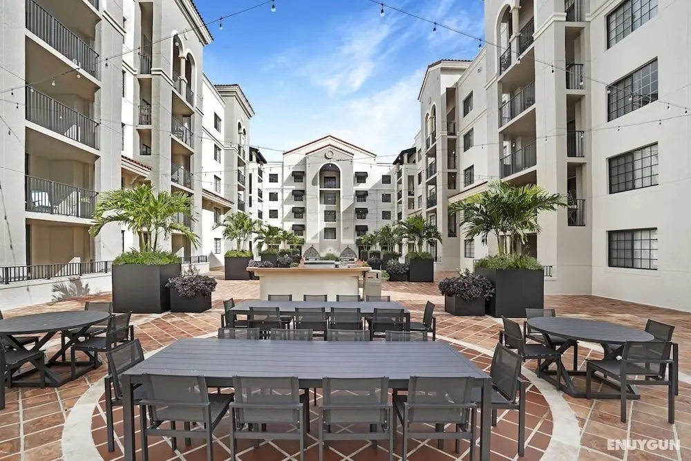 Dharma Home Suites Coral Gables at Gables Grand Plaza - Öne Çıkan Resim