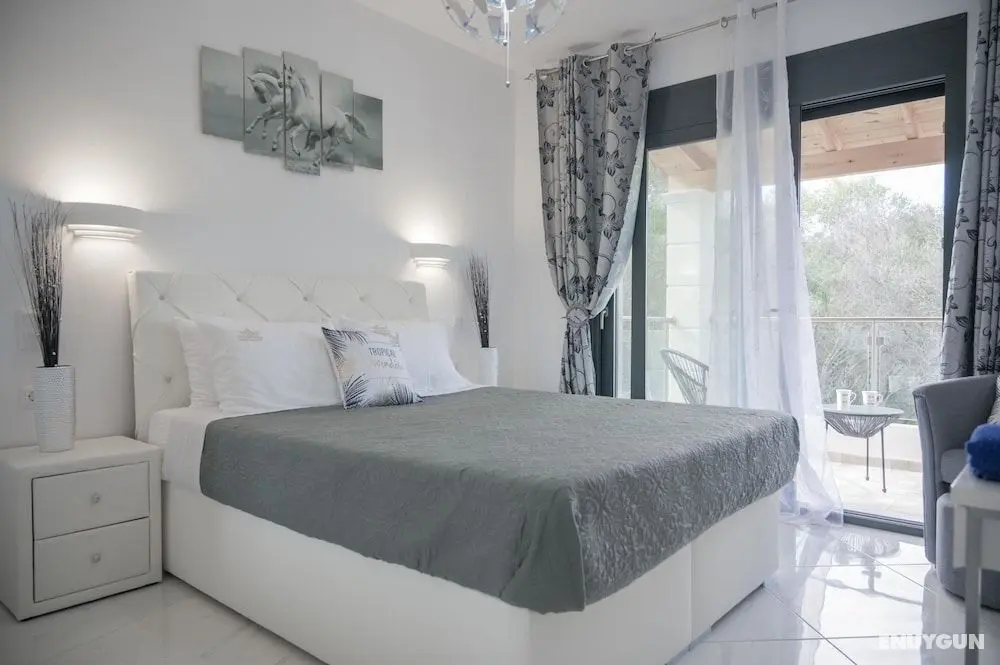 Diamond Luxury Villa Corfu 5 Bedroom Luxury Villa - Oda