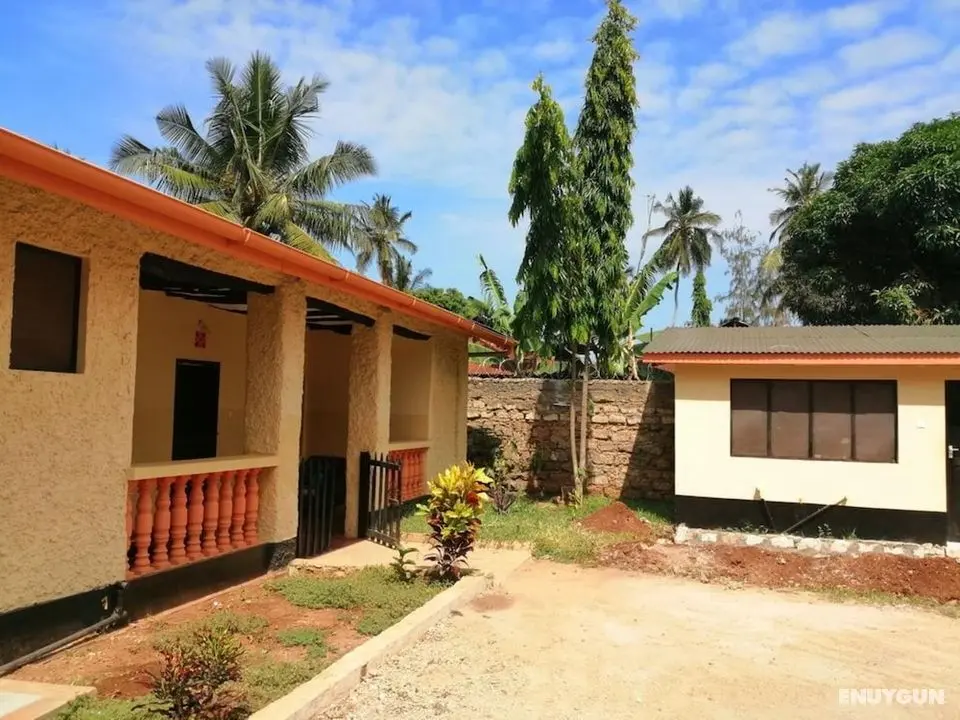 Diani Travelers Guest House - Dış Mekan