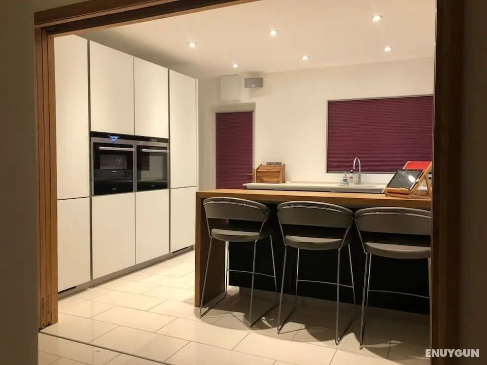 Discreet Luxury: Super House! - Öne Çıkan Resim