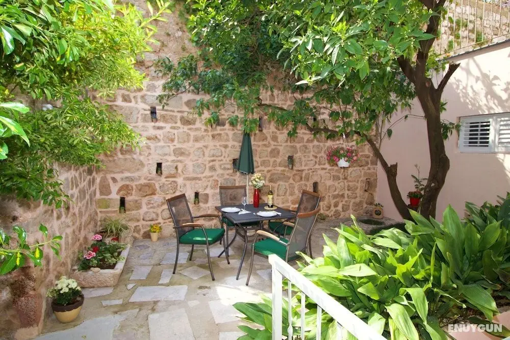 Divine Apartments - Öne Çıkan Resim