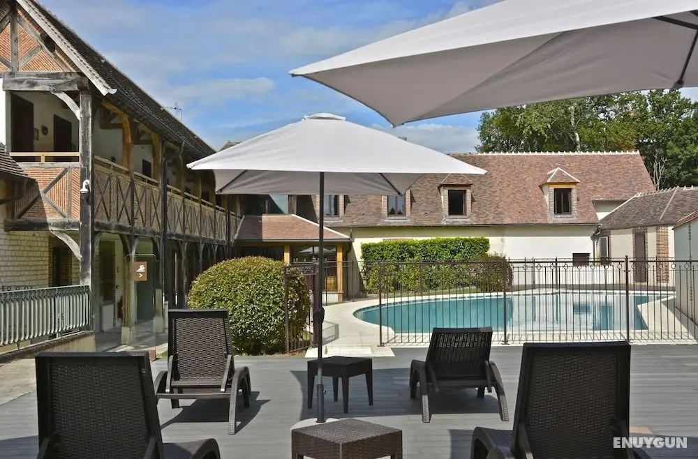 Domaine Et Golf Du Roncemay - Havuz