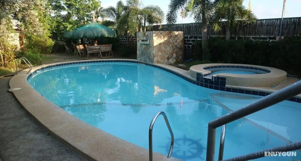 Doña Josefa Aquino Poolside Resort - Havuz