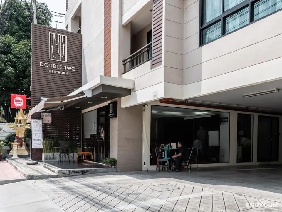 Double Two at Sathorn - Öne Çıkan Resim