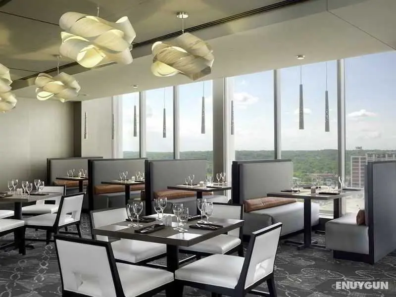 DoubleTree Cedar Rapids Convention Complex - Yeme / İçme