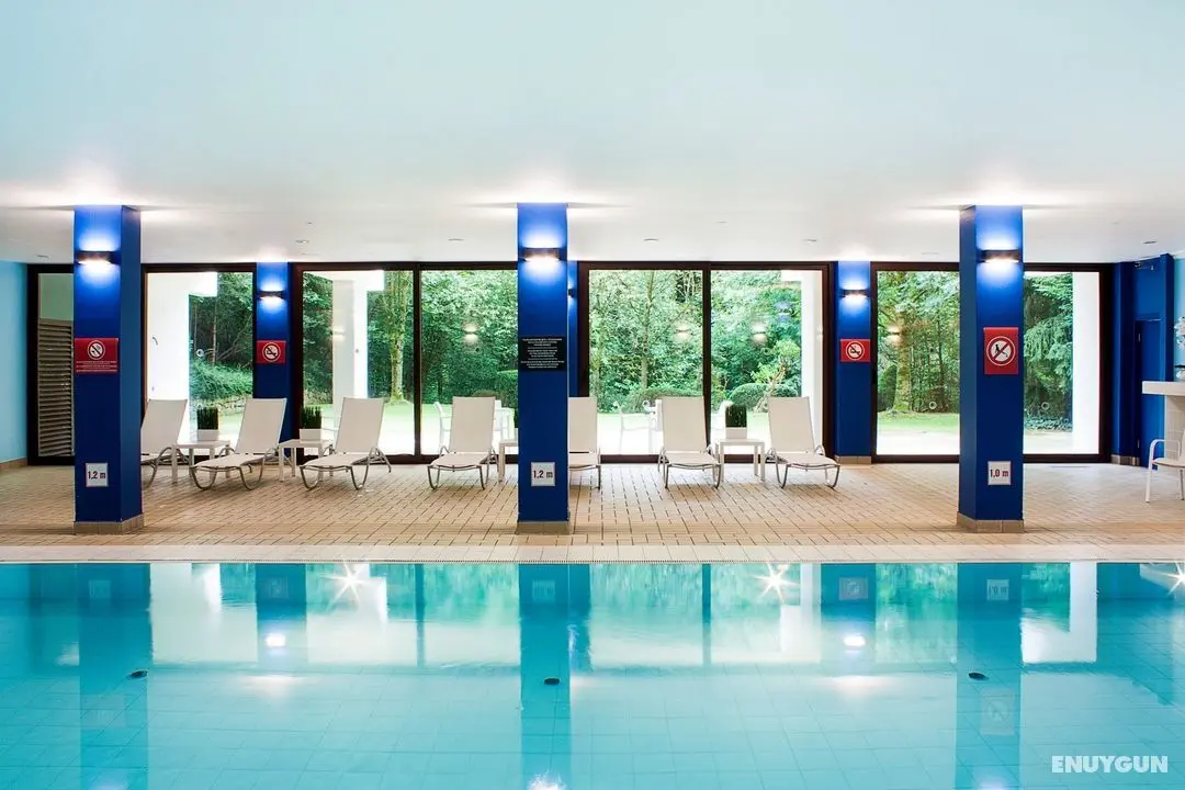 Doubletree By Hilton Luxemburg - Havuz