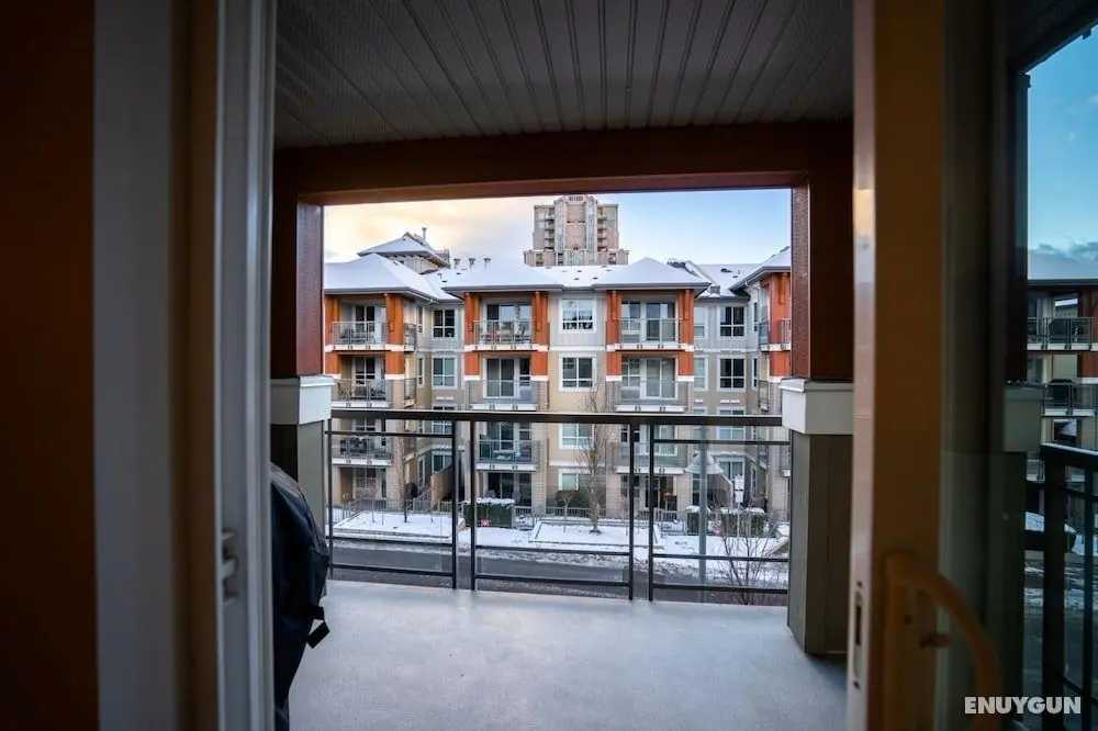 Downtown Condo at Waterscapes - Oda Düzeni