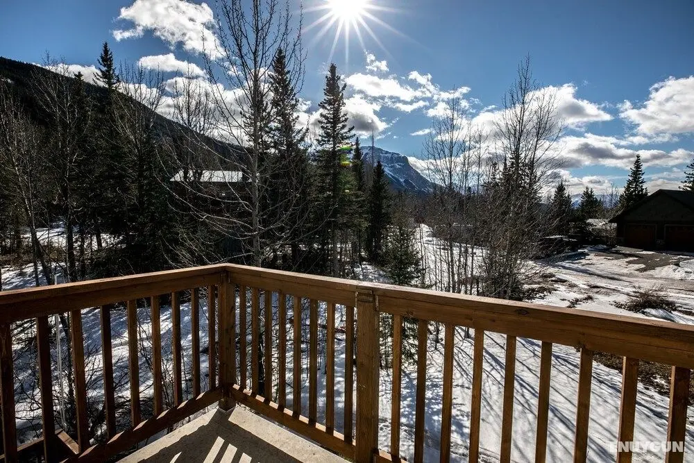 Dream 4-Br 4-Ba Chalet | Private Hot Tub | 2 min to Jasper National Park Gates - Konum Öne Çıkanlar