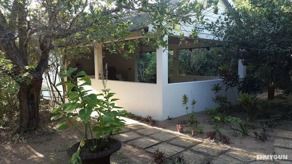 Dream Beach Self Catering Lodge - Dış Mekan