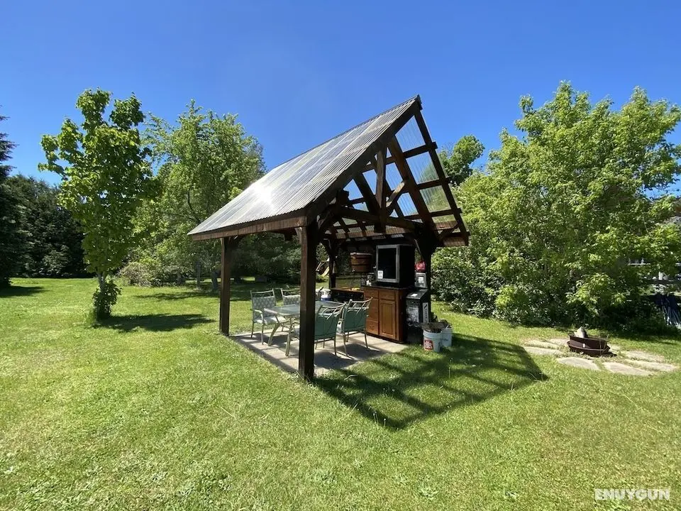Dreamers Writing Farm - Lobi